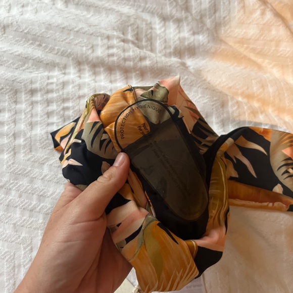 Wave Tribe Fiji Bikini Bottoms - Picture 3 of 6